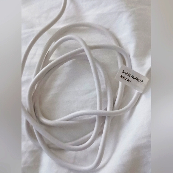 NuFACE MINI+ Petite Facial Toning Device - Picture 10 of 15